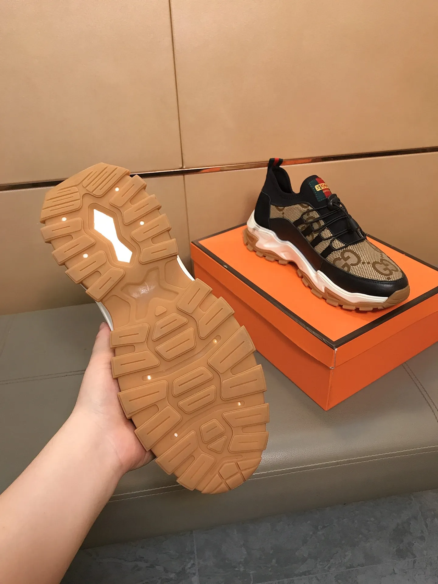 Men's shoes 240 👟👟〈GUCCI〉 New casual shoes, luxury and fashionable high-end products👉👉The perfect last shape makes this shoe immediately create a strong aristocratic atmosphere. Imported cowhide + brand printed fabric, sheepskin feet, rubber outsole super wear-resistant😍☕️Number of yards: 38～44